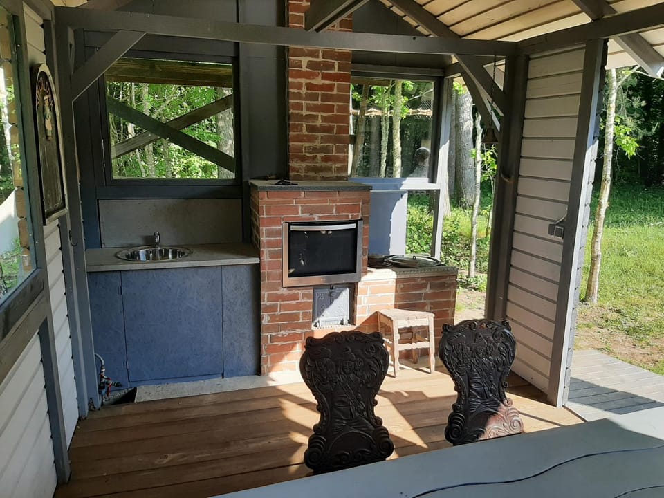 BBQ facilities, Dining area, pet friendly, stove