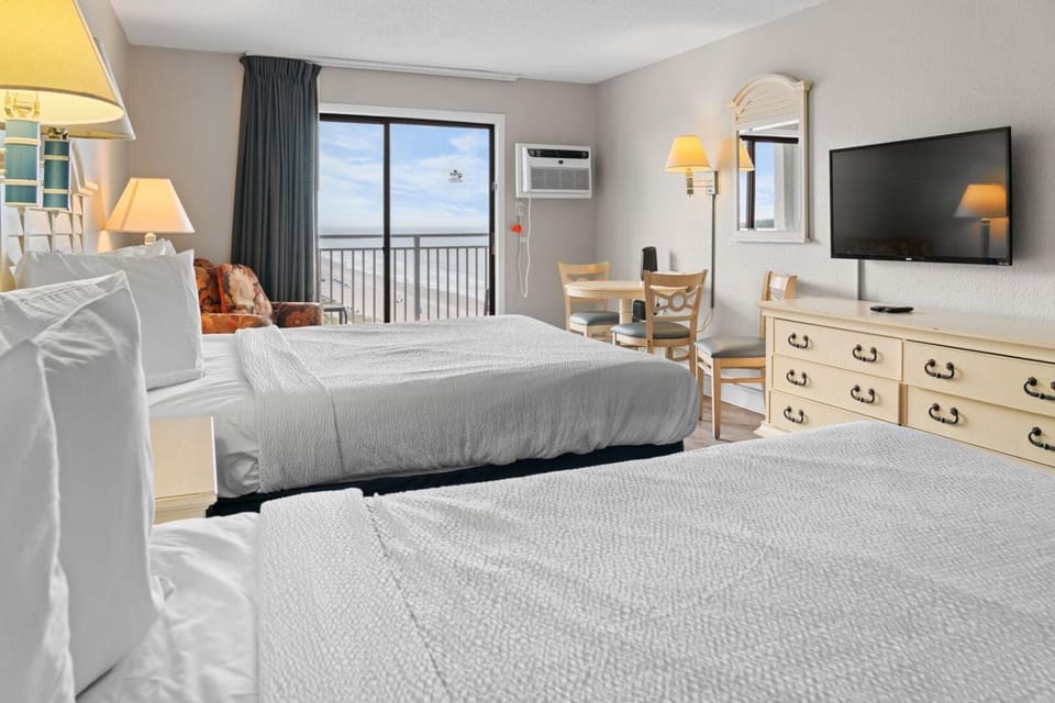 Ocean View Double Queen Suite! Perfect for 4 Guests! Sea Mist 51112 House in Myrtle Beach