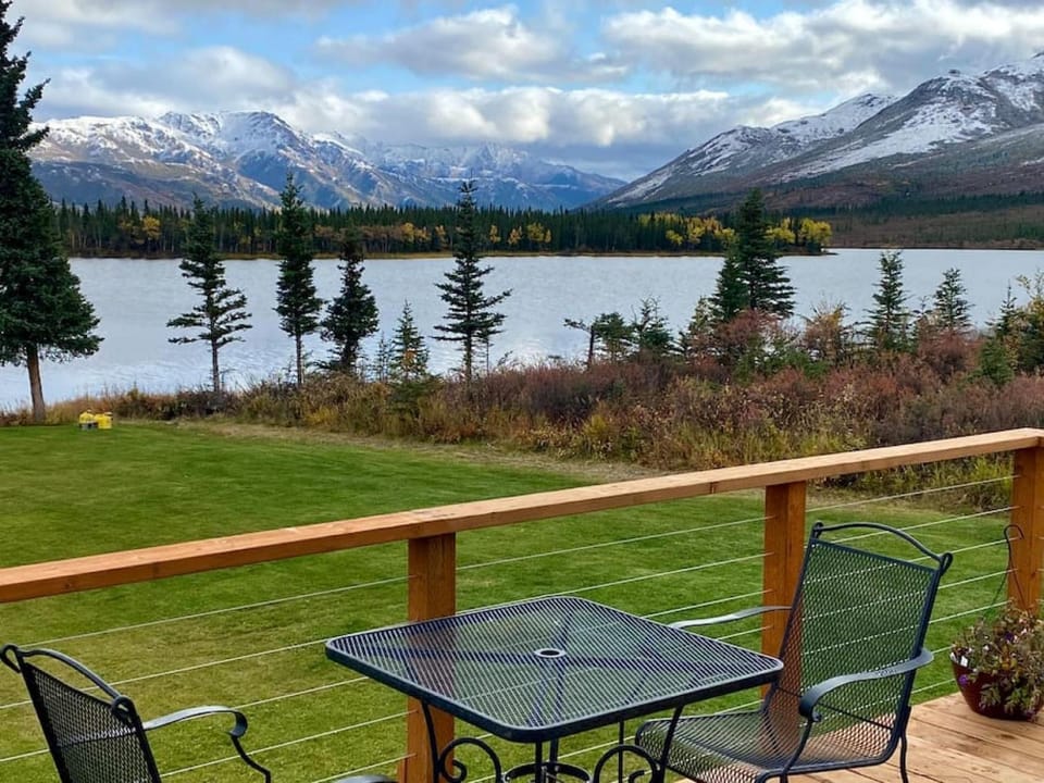 Patio, Nearby landmark, Day, Natural landscape, View (from property/room), Balcony/Terrace, Dining area, Lake view, Mountain view