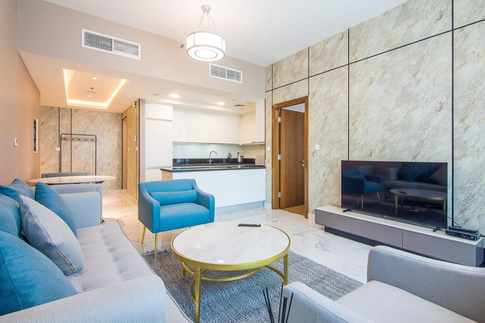 Communal lounge/ TV room, TV and multimedia, Living room, Seating area, Evening entertainment