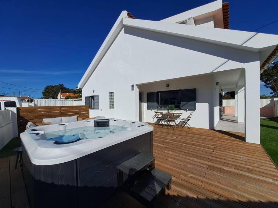 Patio, Hot Tub, Balcony/Terrace, sunbed