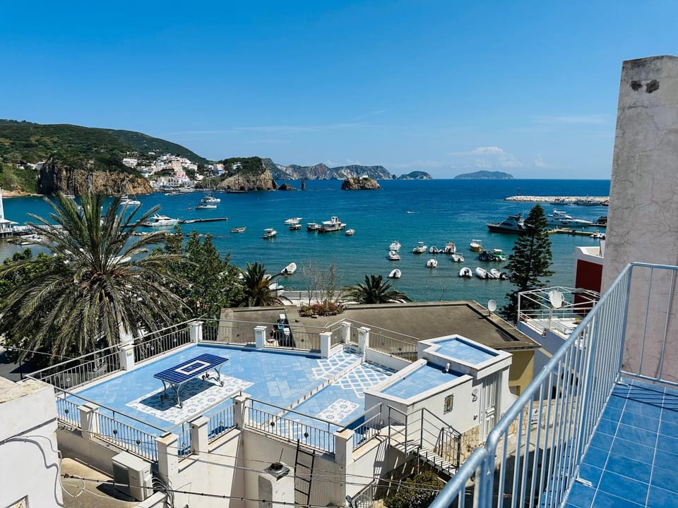 Nearby landmark, Balcony/Terrace, Sea view