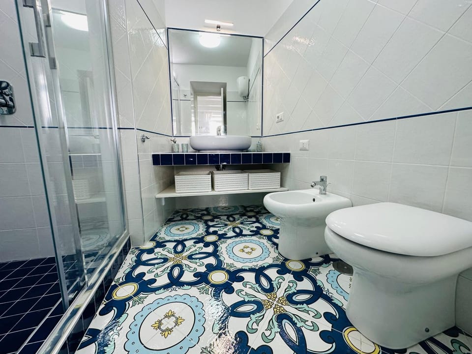 Shower, Toilet, Bathroom, bidet