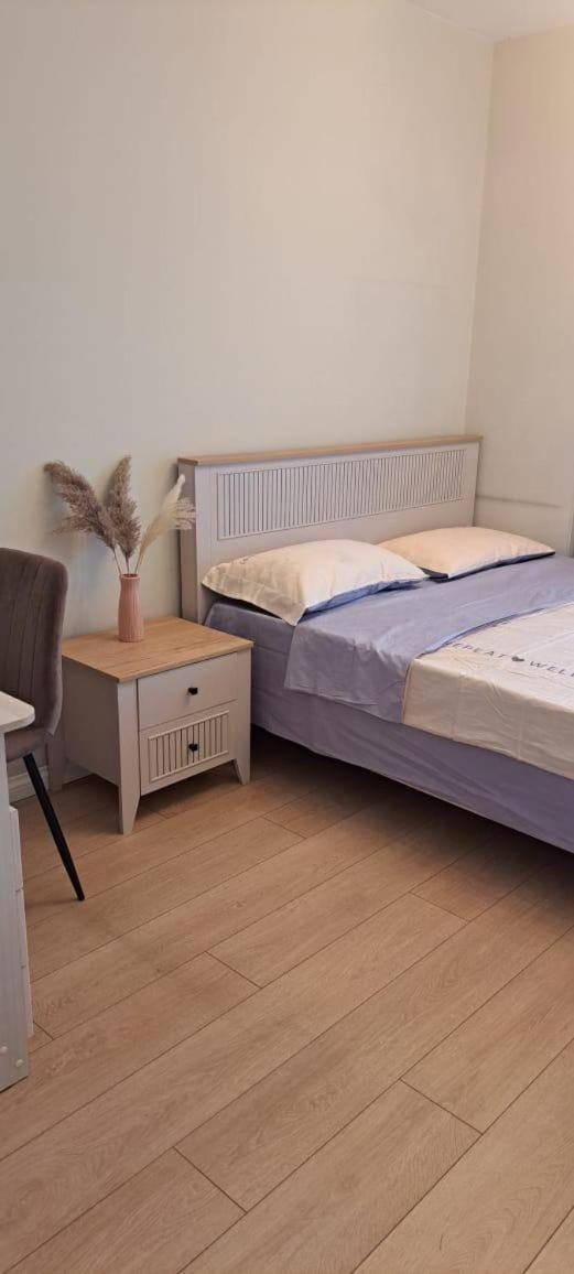 Bed, Balcony/Terrace, Bedroom, air conditioner