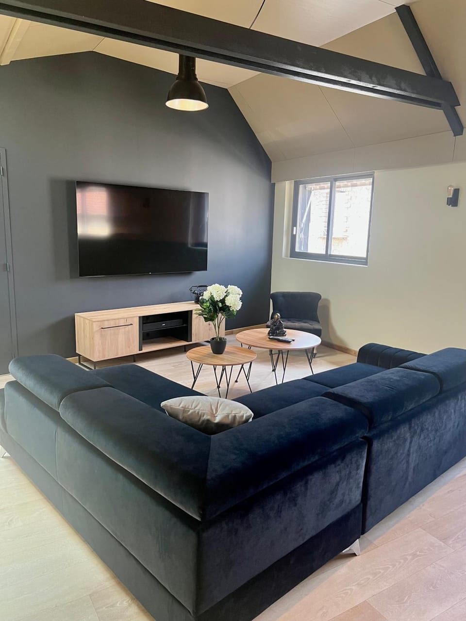TV and multimedia, Living room, Seating area
