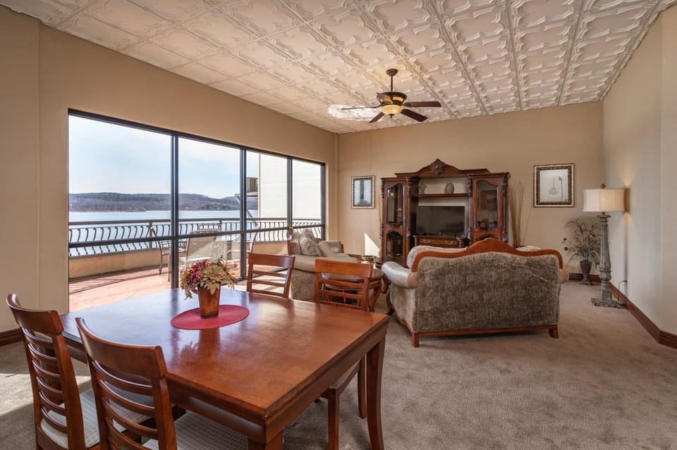 D'Monaco Resort Condos on Table Rock Lake House in Ridgedale