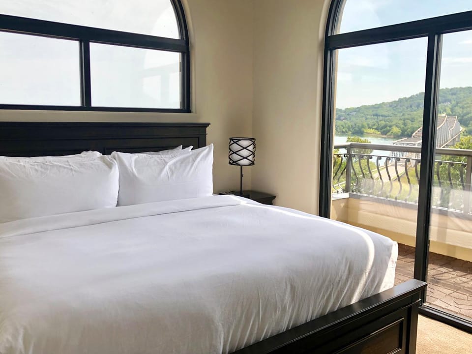 Bed, Balcony/Terrace, Bedroom