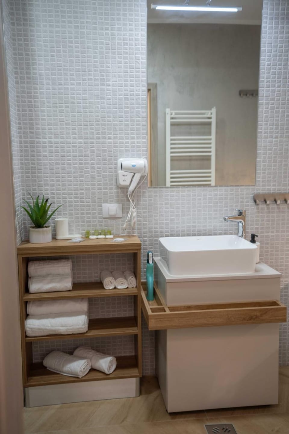 Bathroom, towels