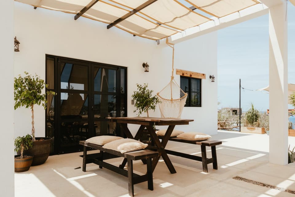 Patio, Dining area