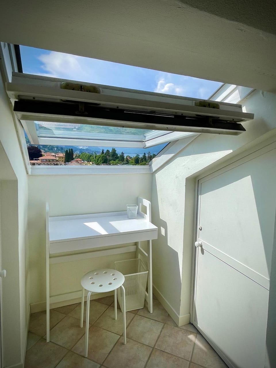 View (from property/room), Bedroom, hair dresser