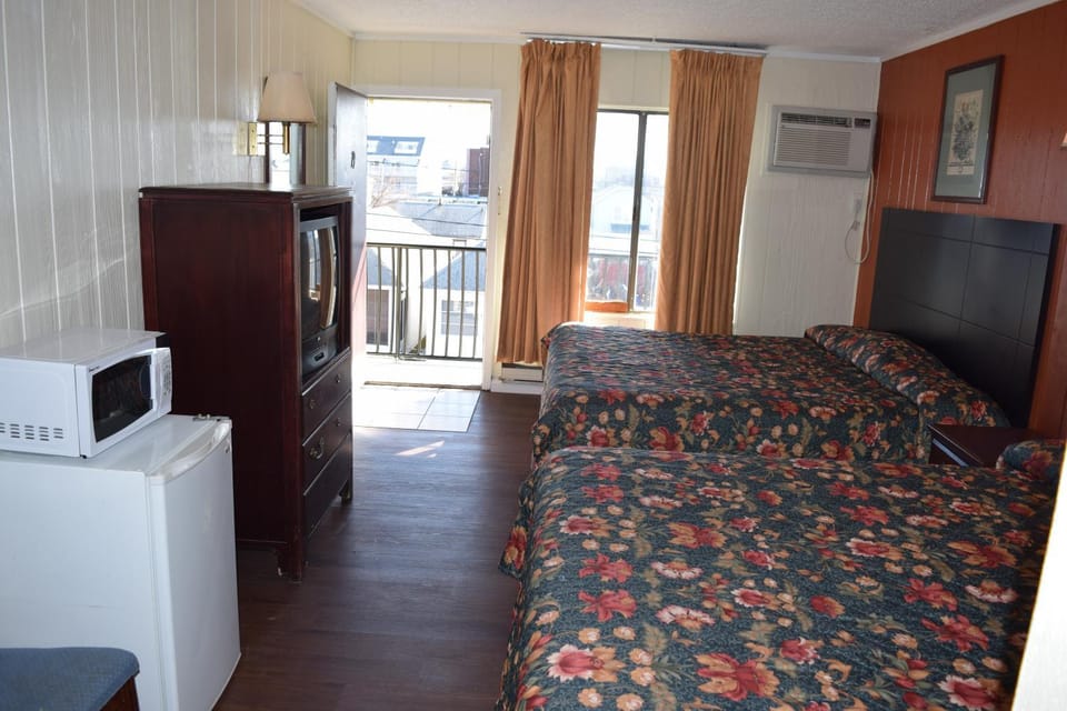 Day, Photo of the whole room