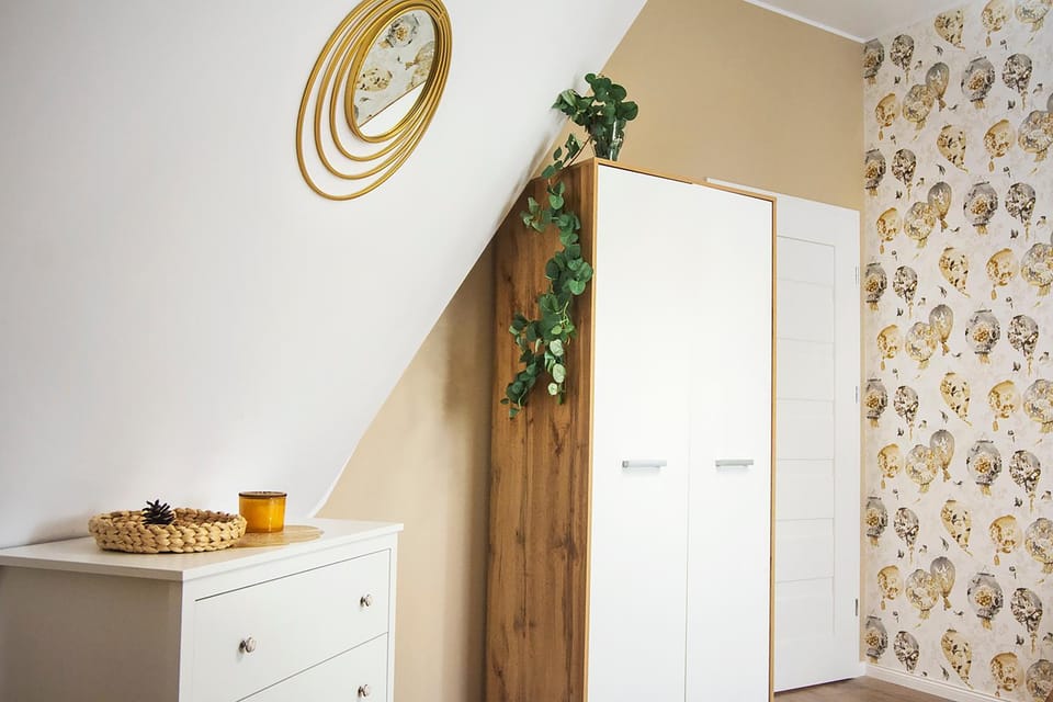 Bedroom, wardrobe