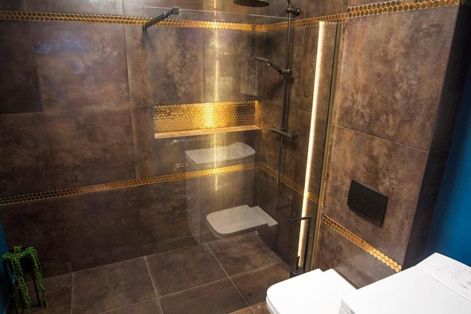 Shower, Bathroom, towels