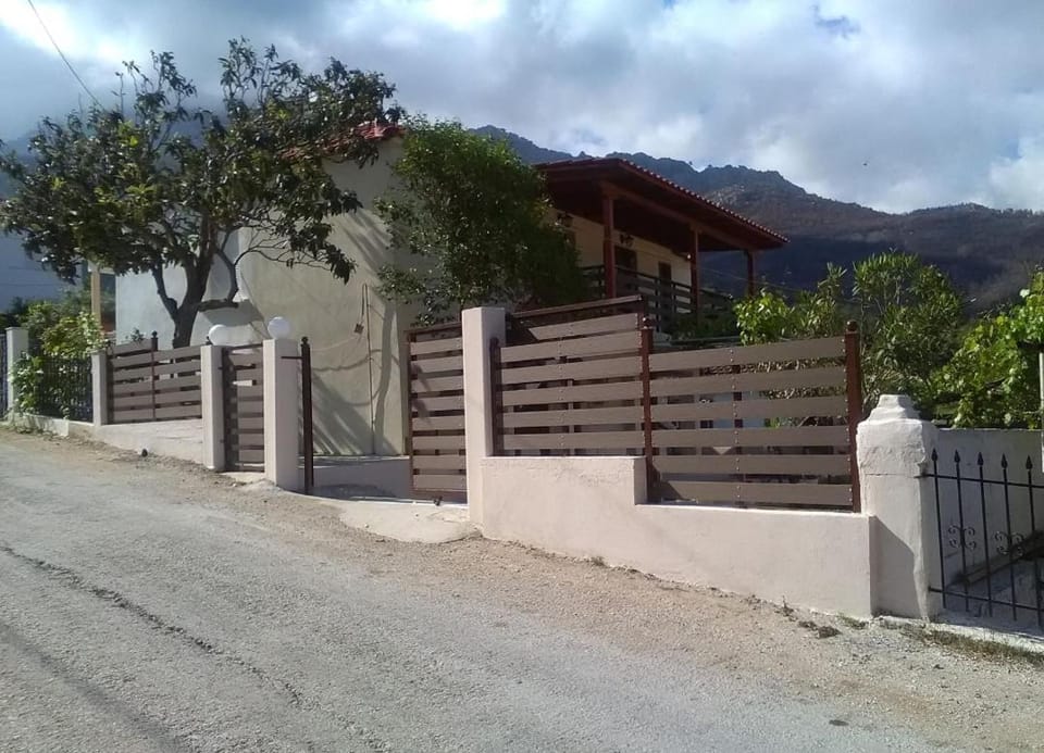 Poli's Ideal Holiday Home - Fully renovated ! House in Thasos