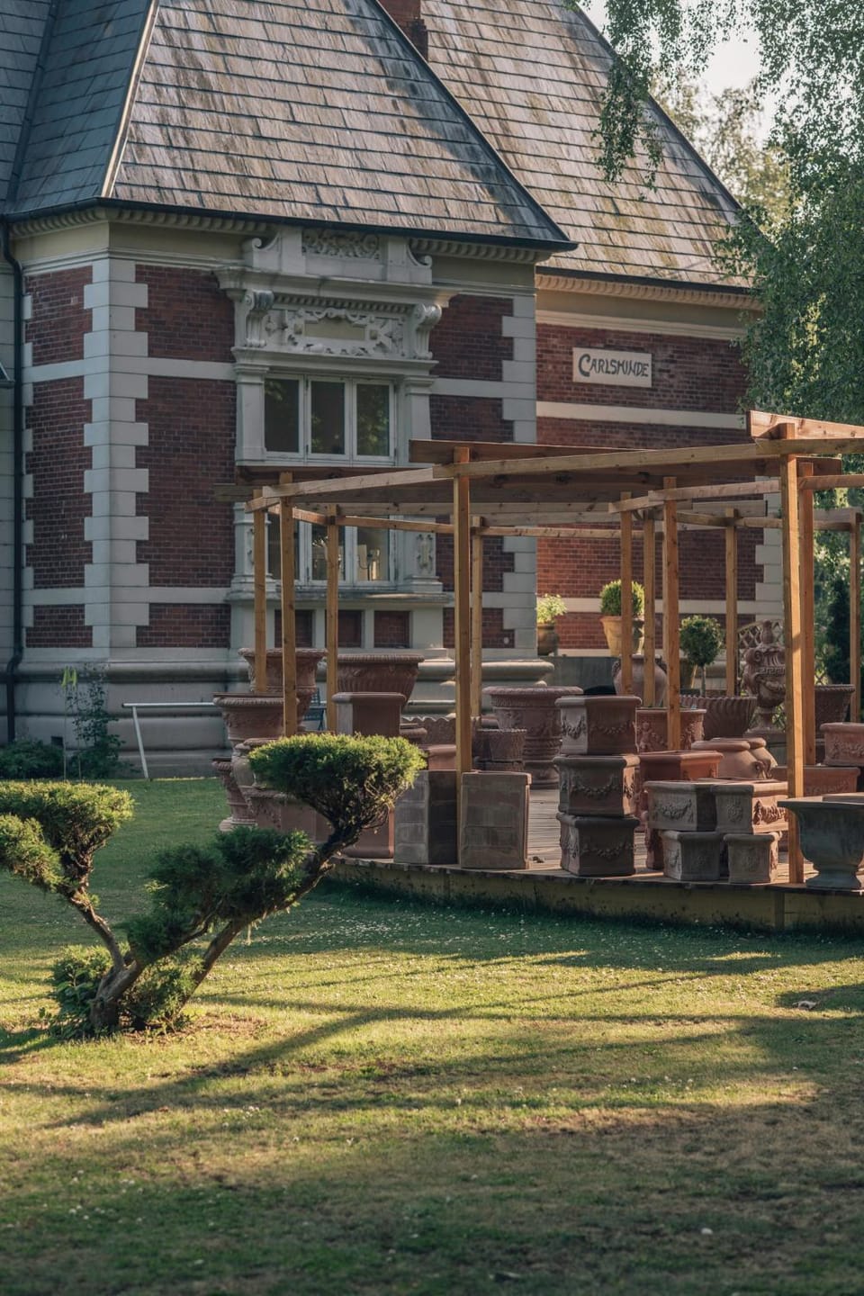 Property building, Natural landscape, Garden, Garden view, Landmark view