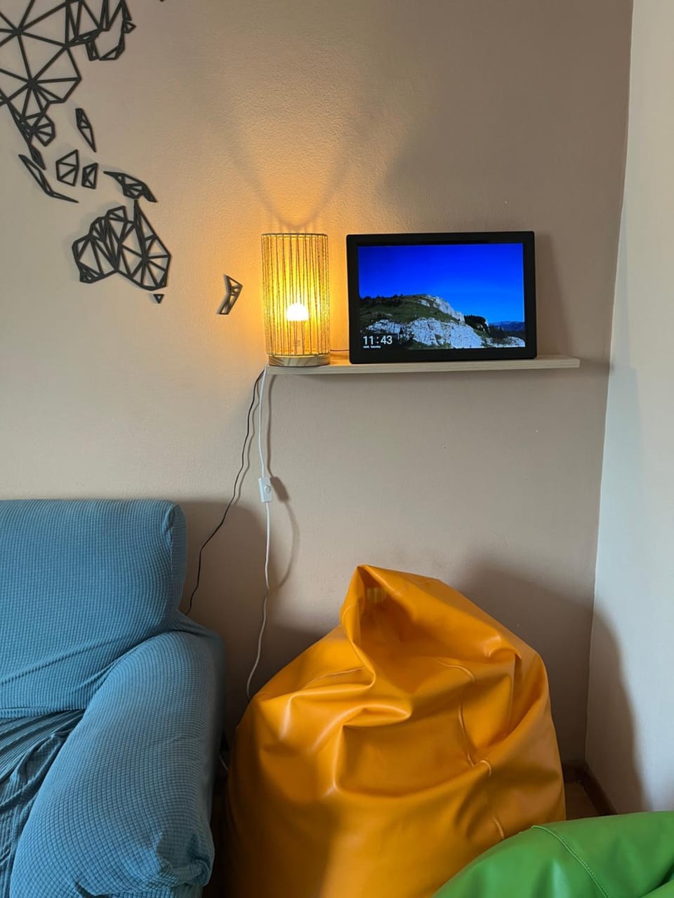 Communal lounge/ TV room