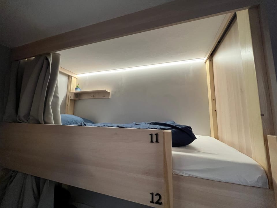 bunk bed