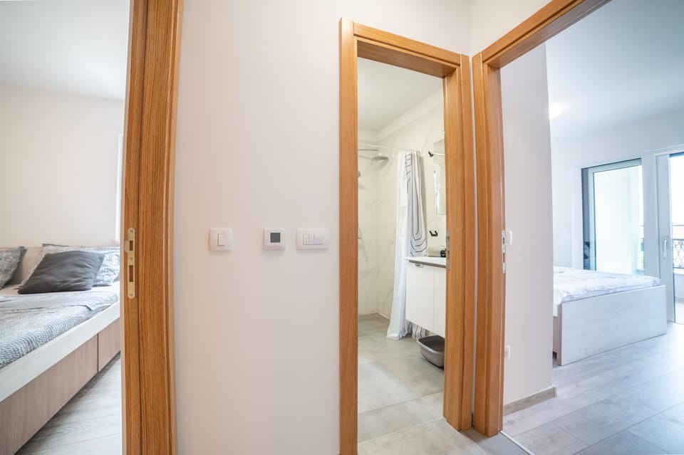 Bathroom, Photo of the whole room, Bedroom