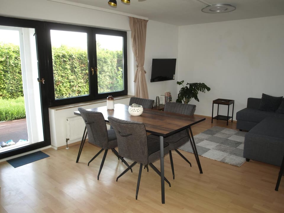 Communal lounge/ TV room, Living room, Dining area