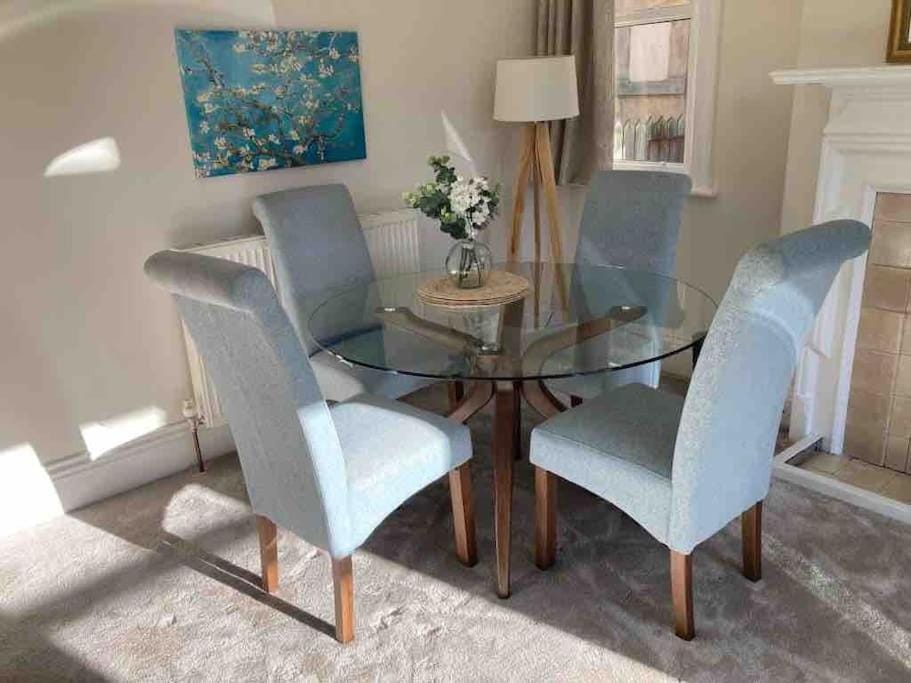 Living room, Seating area, Dining area