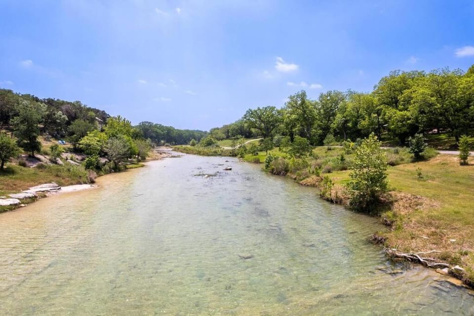 NEW! Ladybug @ Firefly Grove w/ Blanco River Access House in Wimberley