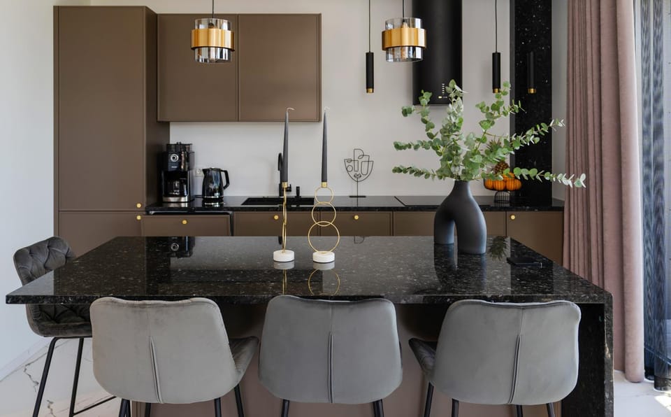 Kitchen or kitchenette, Kitchen or kitchenette, Dining area