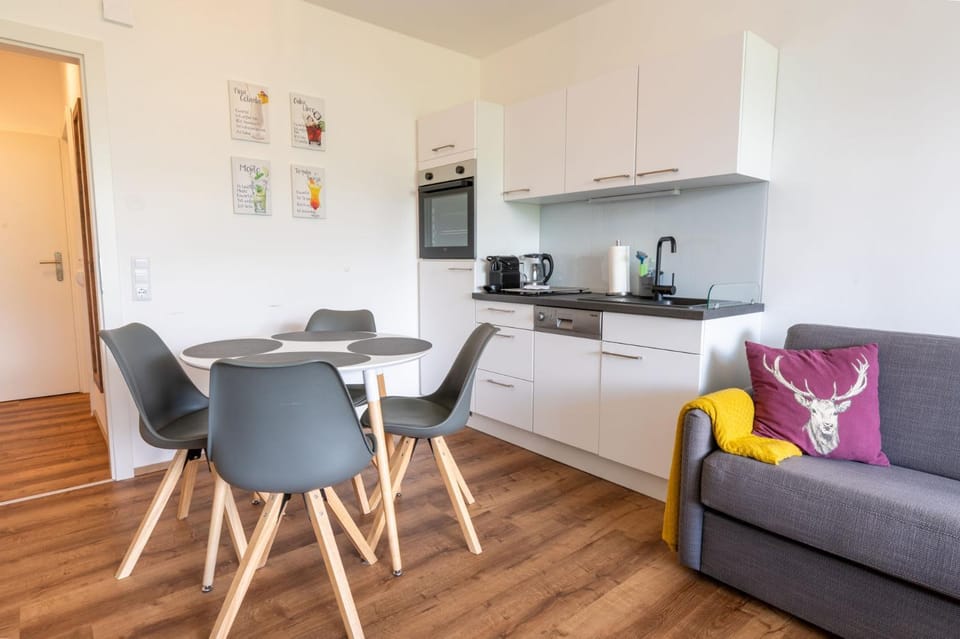 Dining area, kitchen