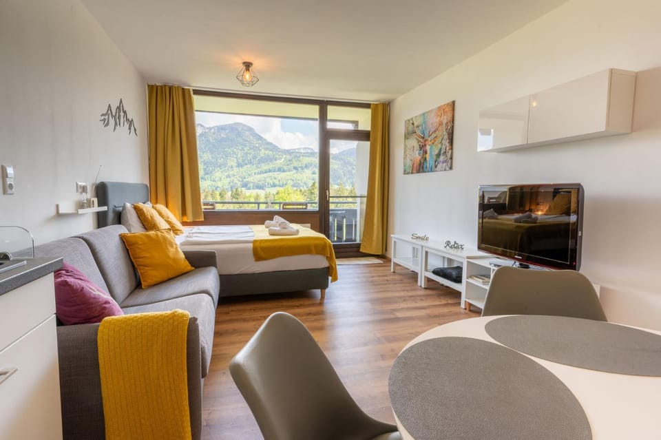 Bed, TV and multimedia, View (from property/room), Dining area