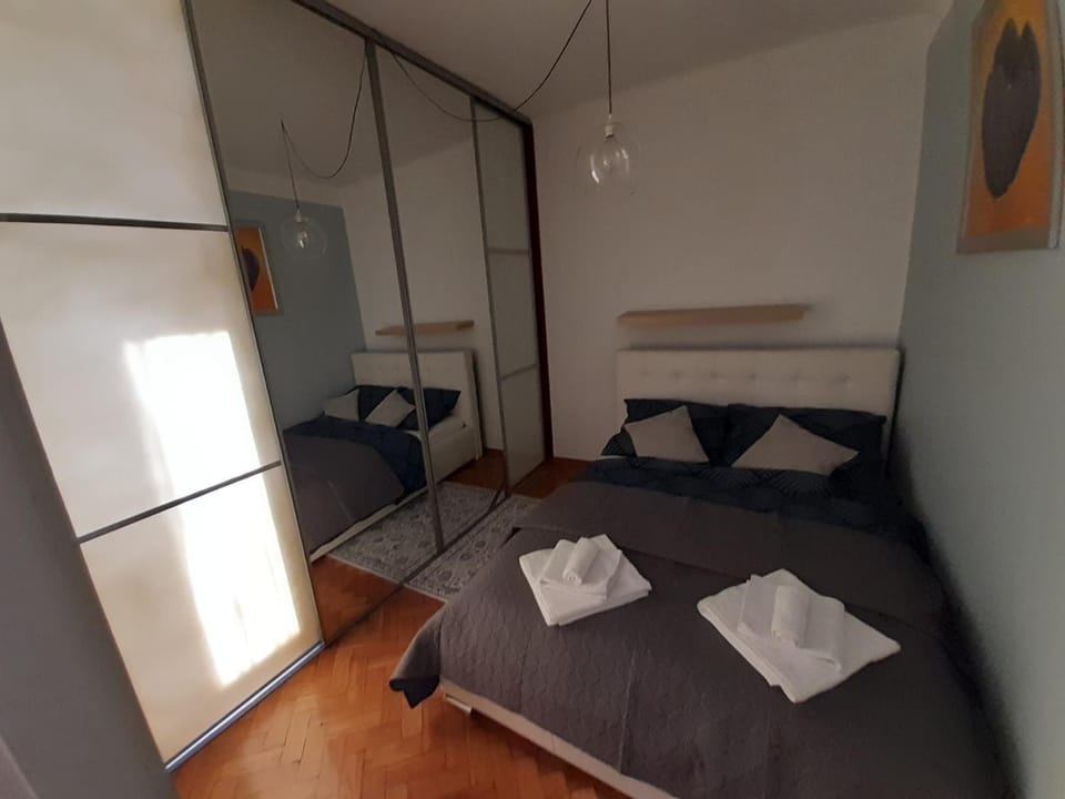 Bed, Photo of the whole room, Bedroom, towels, wardrobe