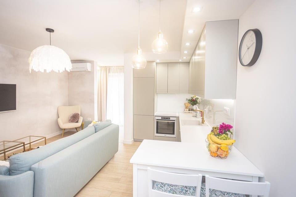 Communal lounge/ TV room, Living room, Dining area