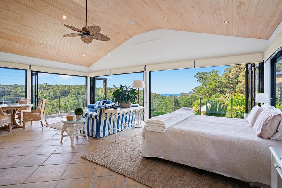 View (from property/room), Living room, Bedroom