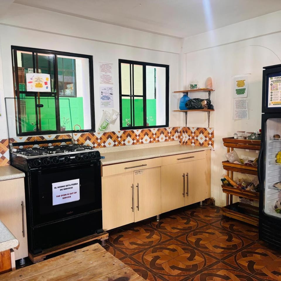 LA CASONA SV Hostal Bed and Breakfast in La Libertad Department, El Salvador