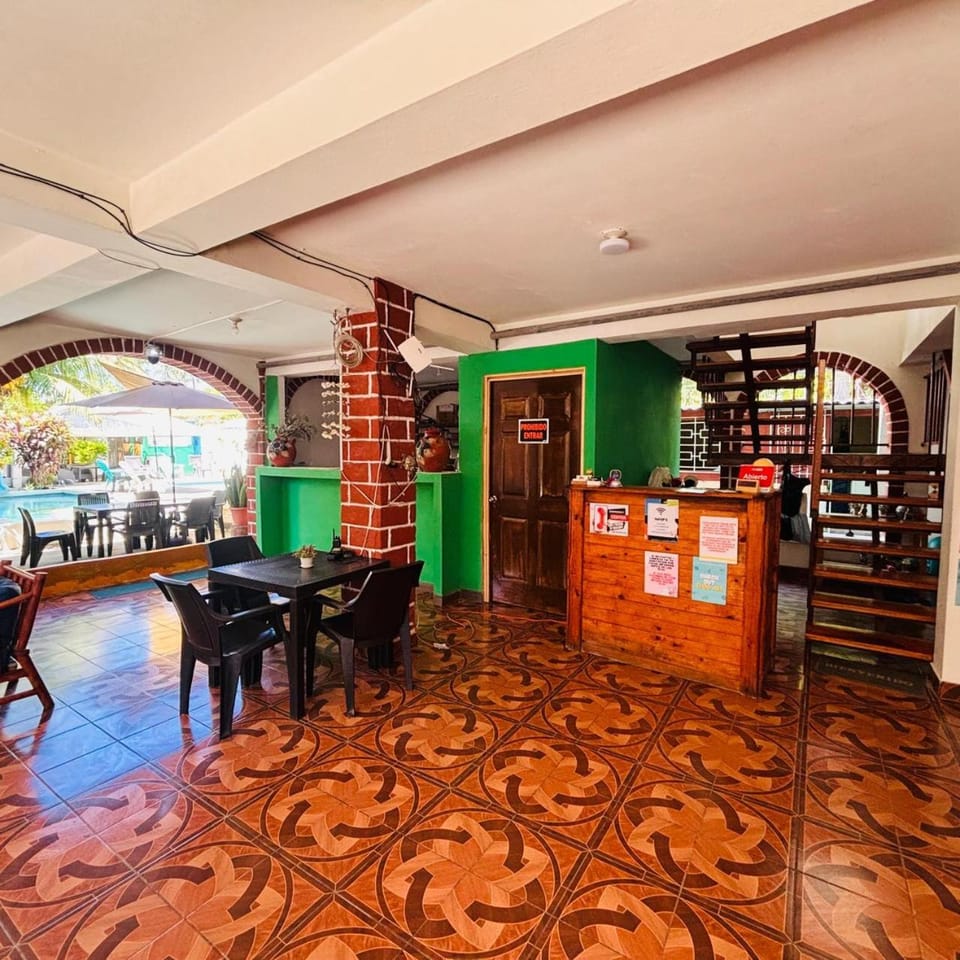 LA CASONA SV Hostal Bed and Breakfast in La Libertad Department, El Salvador
