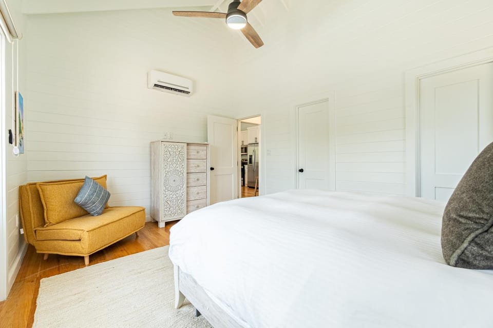 Casa de Luz and Mistico Beach Club plus Boat Shuttle House in San Pedro