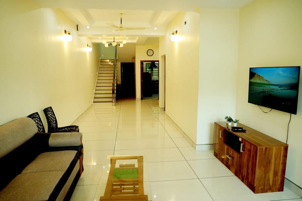 Communal lounge/ TV room, TV and multimedia, Living room
