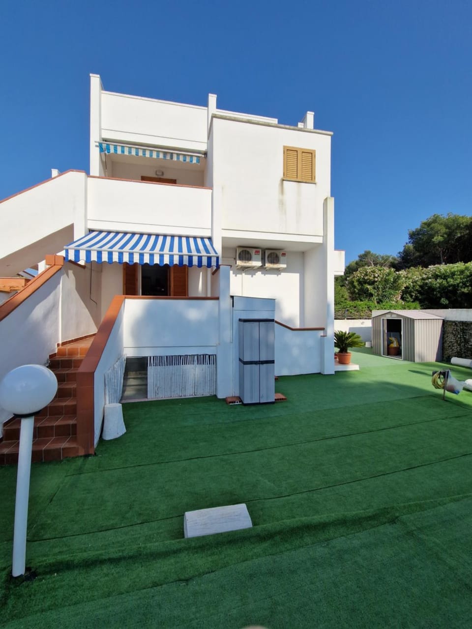 Property building, Day, Garden