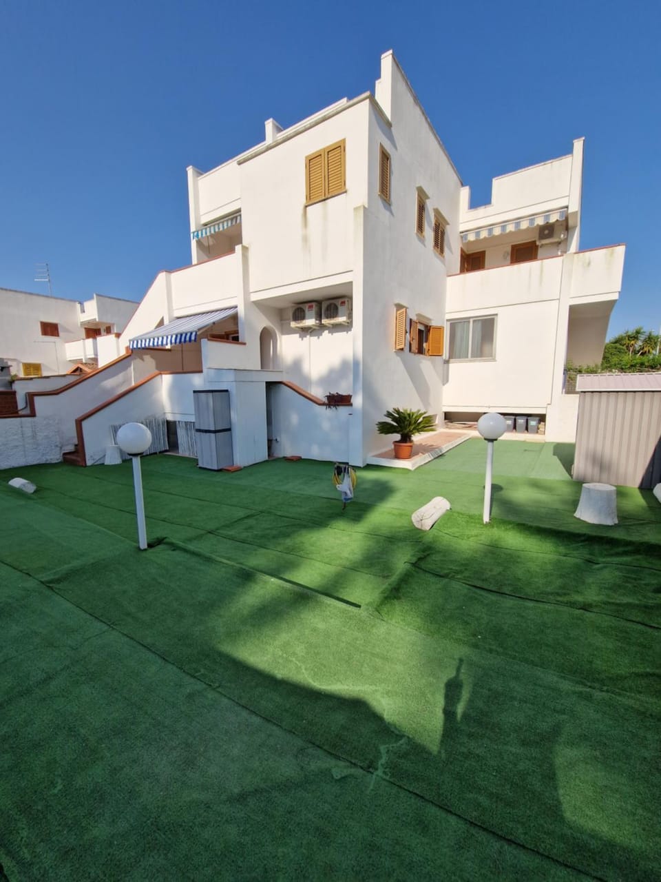 Property building, Day, Garden, Garden, Garden view