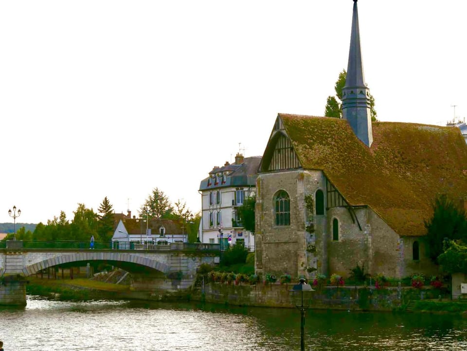Nearby landmark