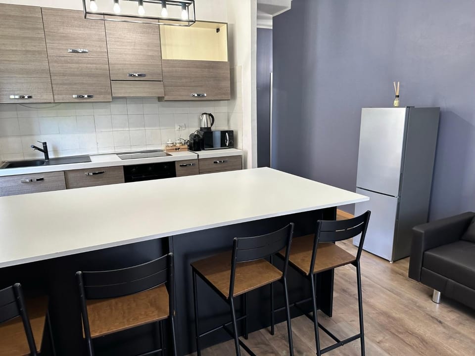 Kitchen or kitchenette, Living room, Dining area, minibar, pet friendly, stove