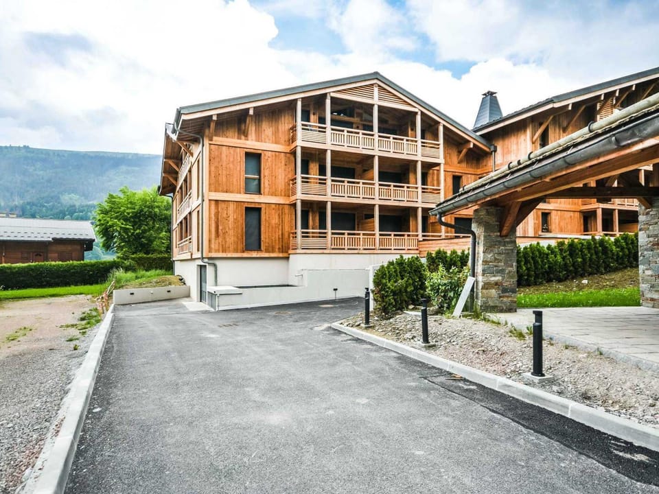 Le Génépi - Superbe T2 cabine 4-6 pers, neuf, à 50m des pistes, avec balcon, garage et WiFi Cabin in Les Gets