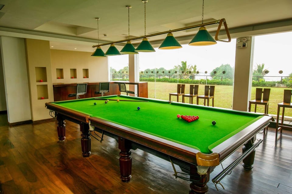 Billiard, Game Room