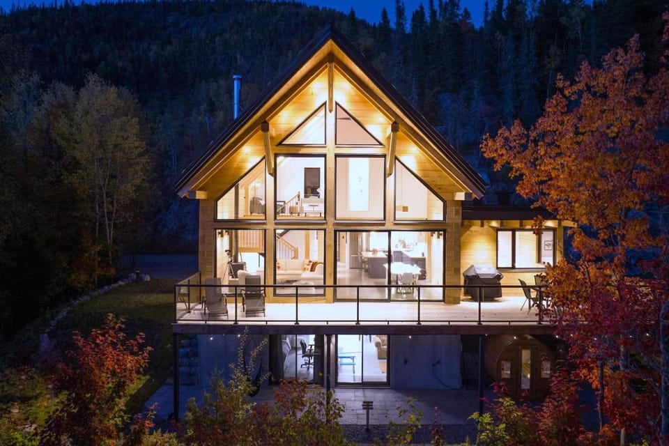 Property building, Sauna, Balcony/Terrace, Mountain view