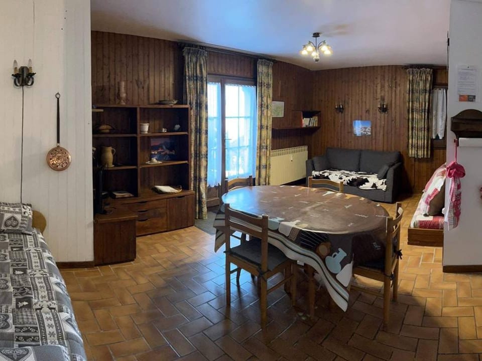 Studio cosy 4 pers. avec kitchenette équipée, parking, casier à skis, à 200m des pistes! - FR-1-733-75 Apartment in Notre-Dame-de-Bellecombe