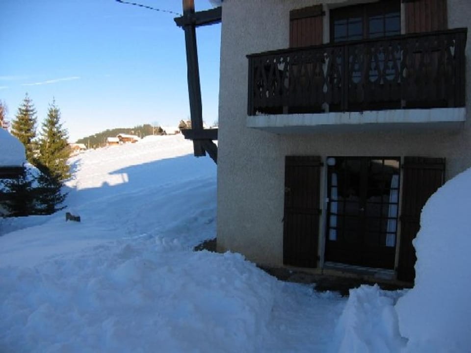 Studio cosy 4 pers. avec kitchenette équipée, parking, casier à skis, à 200m des pistes! - FR-1-733-75 Apartment in Notre-Dame-de-Bellecombe