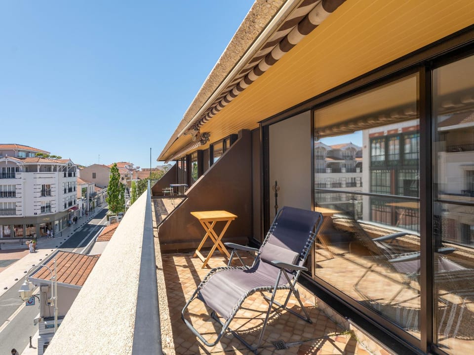 Grand Studio Rénové, Balcon, Centre-Ville Arcachon, à 50m de la Plage, Tout Équipé - FR-1-319-516 Apartment in Arcachon