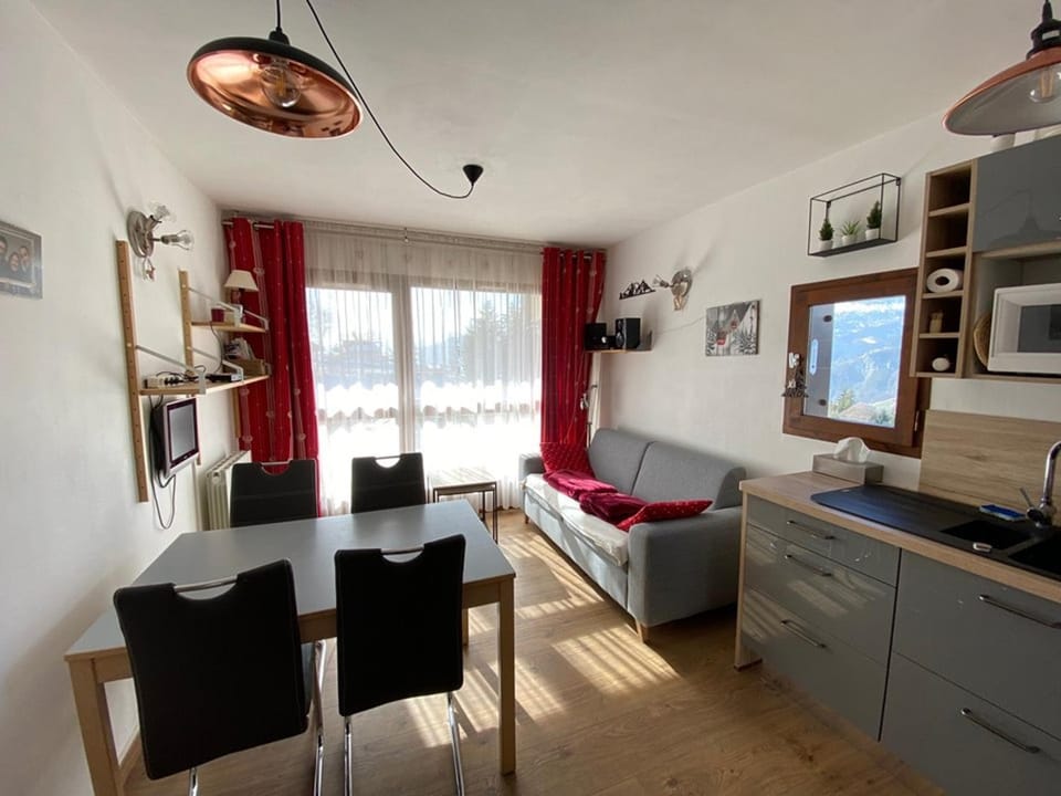 Appartement 4 pers, rez-de-jardin, près des pistes, parking, animaux acceptés - FR-1-733-117 Apartment in Notre-Dame-de-Bellecombe
