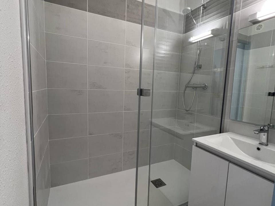 Appartement T2 avec Terrasse, Proche Plage, Le Barcarès - FR-1-81-589 Apartment in Le Barcarès