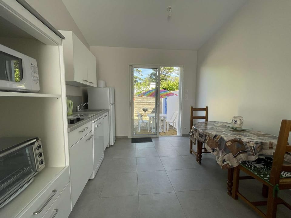 Petite maison neuve à 250m de la plage avec jardin clos, terrasse et parking - L'Épine - FR-1-224B-190 House in Pays de la Loire