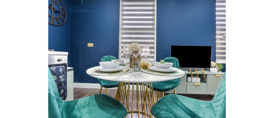 TV and multimedia, Living room, Dining area