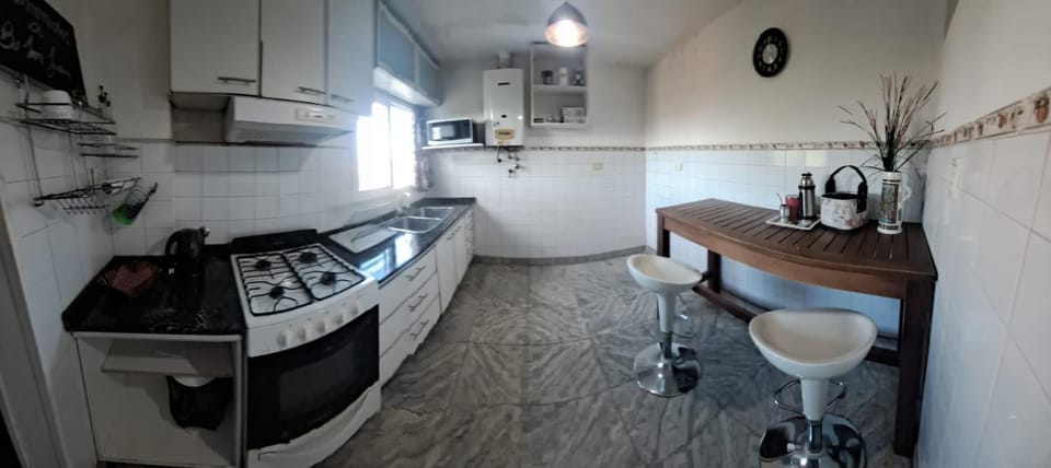 Kitchen or kitchenette, minibar, pet friendly, stove